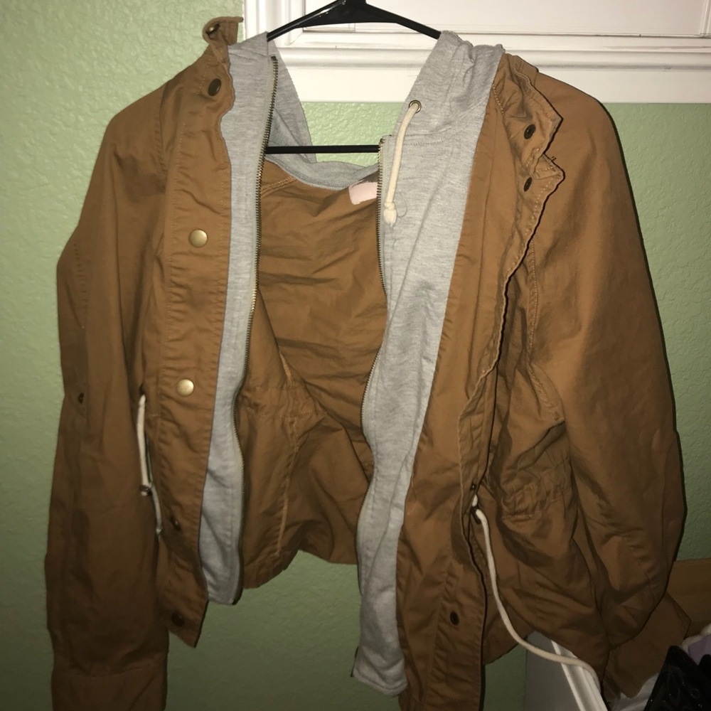 LIGHT WEIGHT WOMENS JACKET